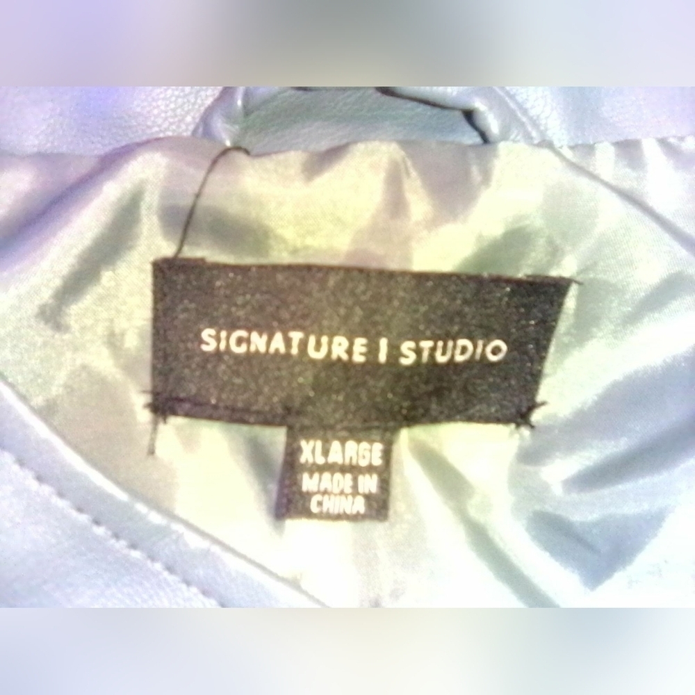 Signature Studio - Picture 6 of 10